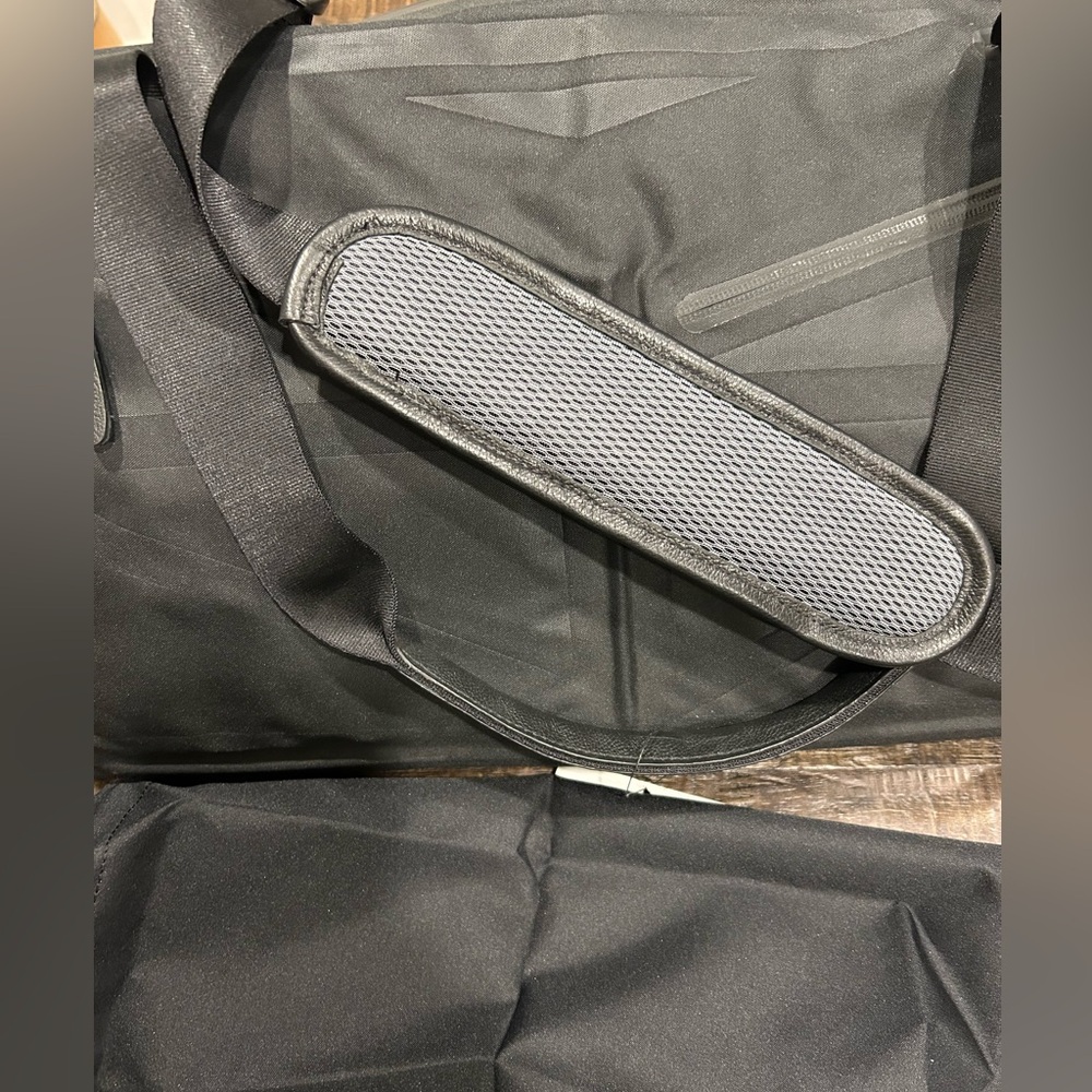Nike Black Reverie Duffel Bag - Picture 4 of 7